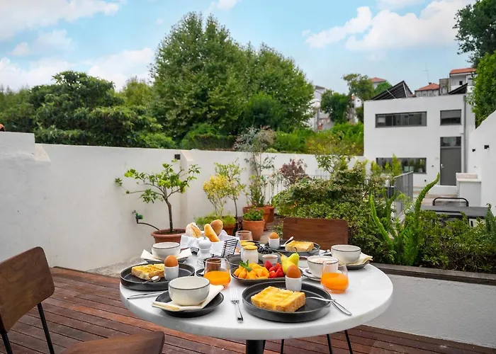 Almada - Amazing Centre With Private Pool * Oporto