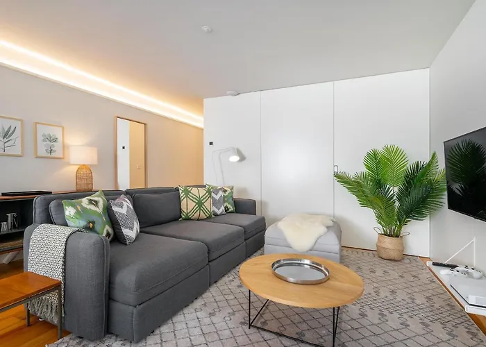 Вилла Almada - Amazing Centre With Private Pool Порту